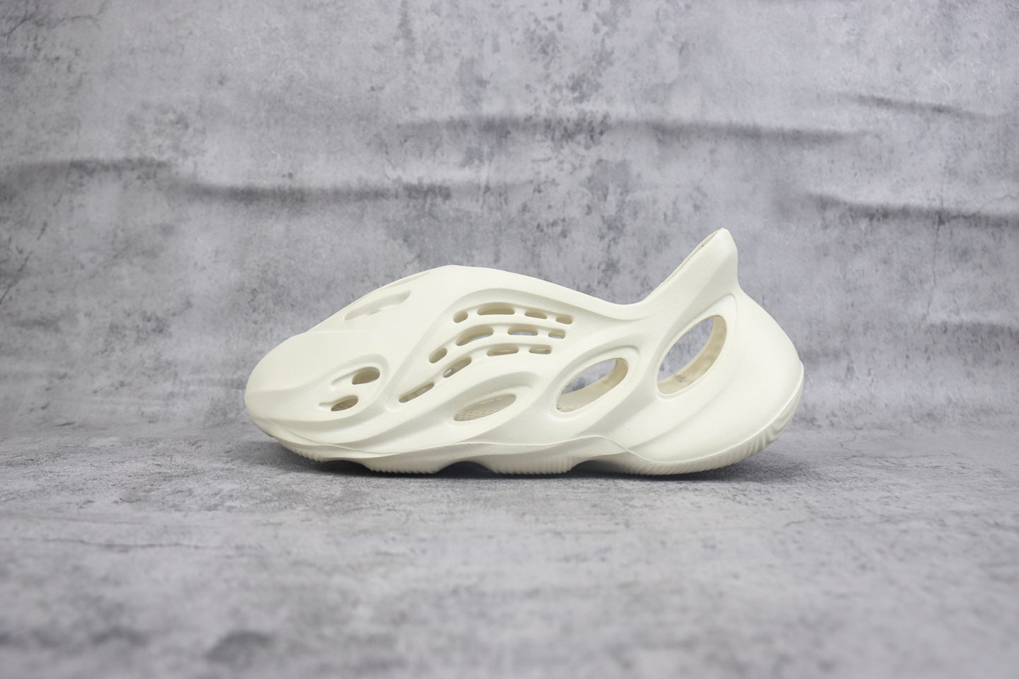 Yeezy Foam Runner Unisex Casual Sandals - FY4567